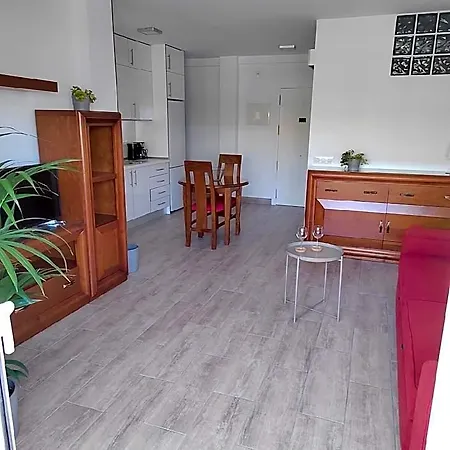Tantulia Crissol 405 Apto 1 Hab 5*